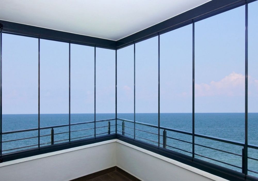 Cam Balkon